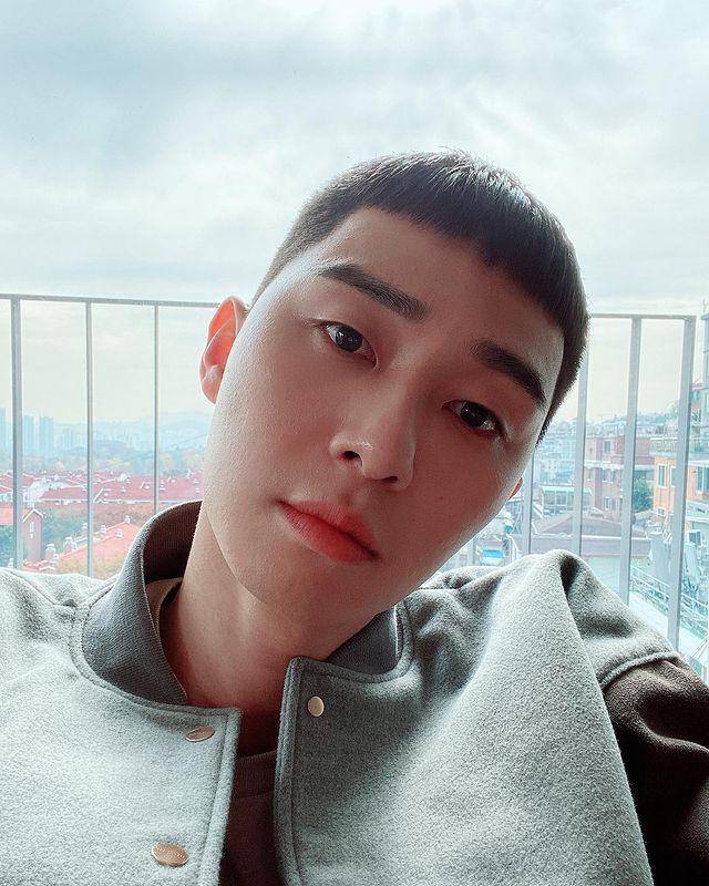 Gambaran potongan korean french crop pada Park Seo Jun (sumber: instagram.com/bn_sj2013)