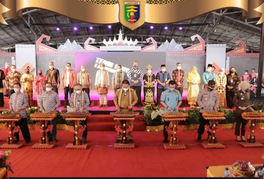 Gubernur Lampung Arinal Djunaidi saat membuka Temu Karya Taman Budaya se-Indonesia ke-20 di UPTD Taman Budaya Provinsi Lampung, Selasa (16/11/2021). (IDN Times/Istimewa).