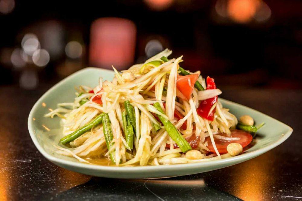 Resep Som Tam, Salad Pepaya Khas Thailand yang Asamnya Nyegerin