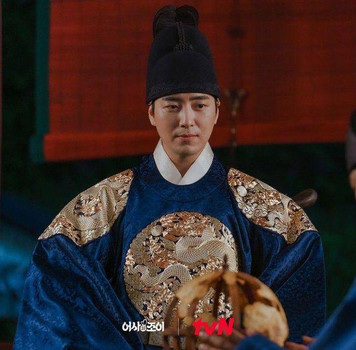 cuplikan adegan drama Secret Royal Inspector and Joy (dok. tvN/Secret Royal Inspector and Joy)