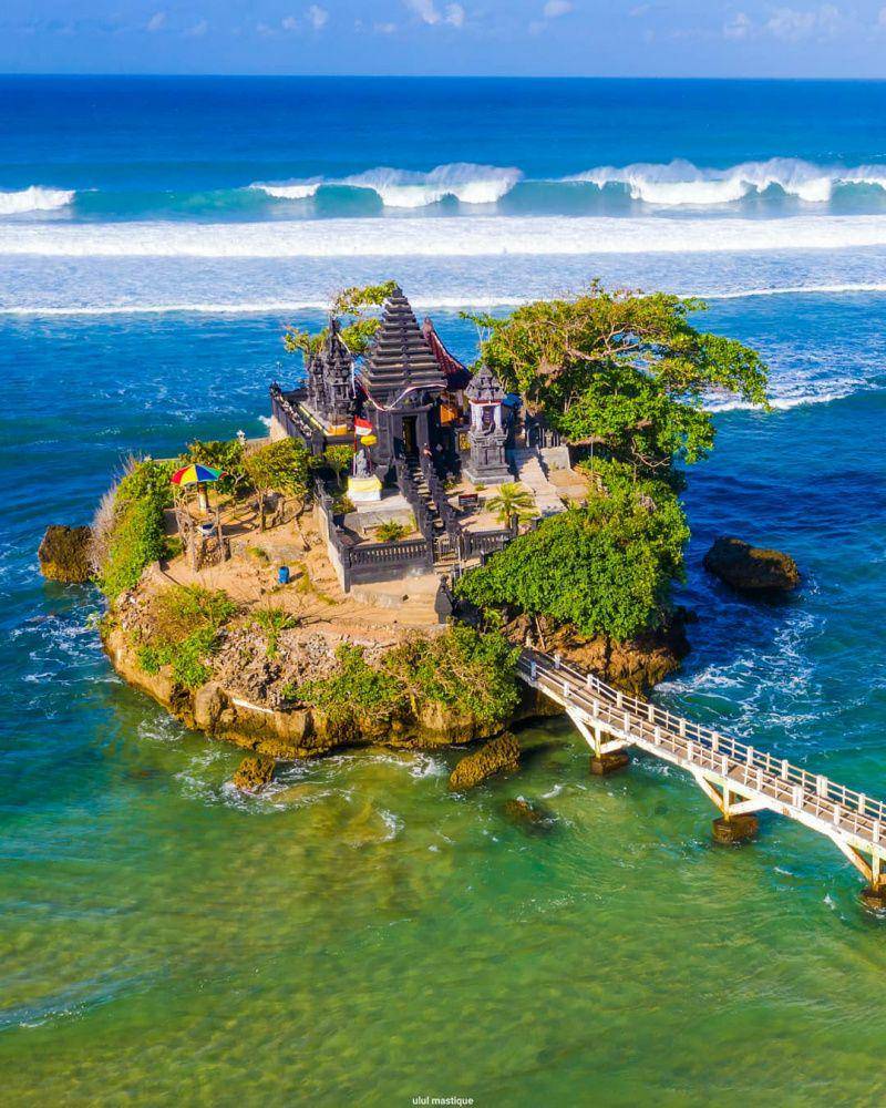 Pantai Balekambang (instagram.com/mastique87)