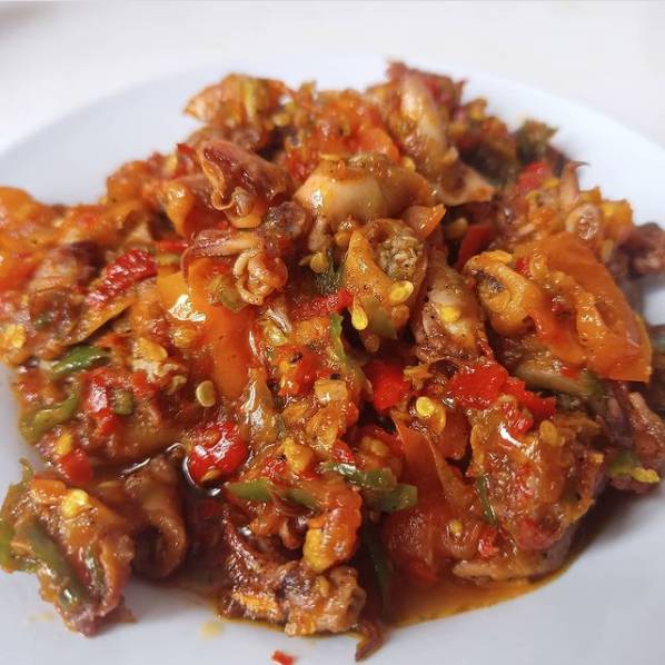 Sambal cumi (instagram.com/zefyarlinda)