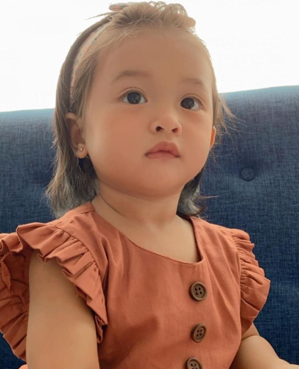 pose gemas Sera (instagram.com/seraphinezm)