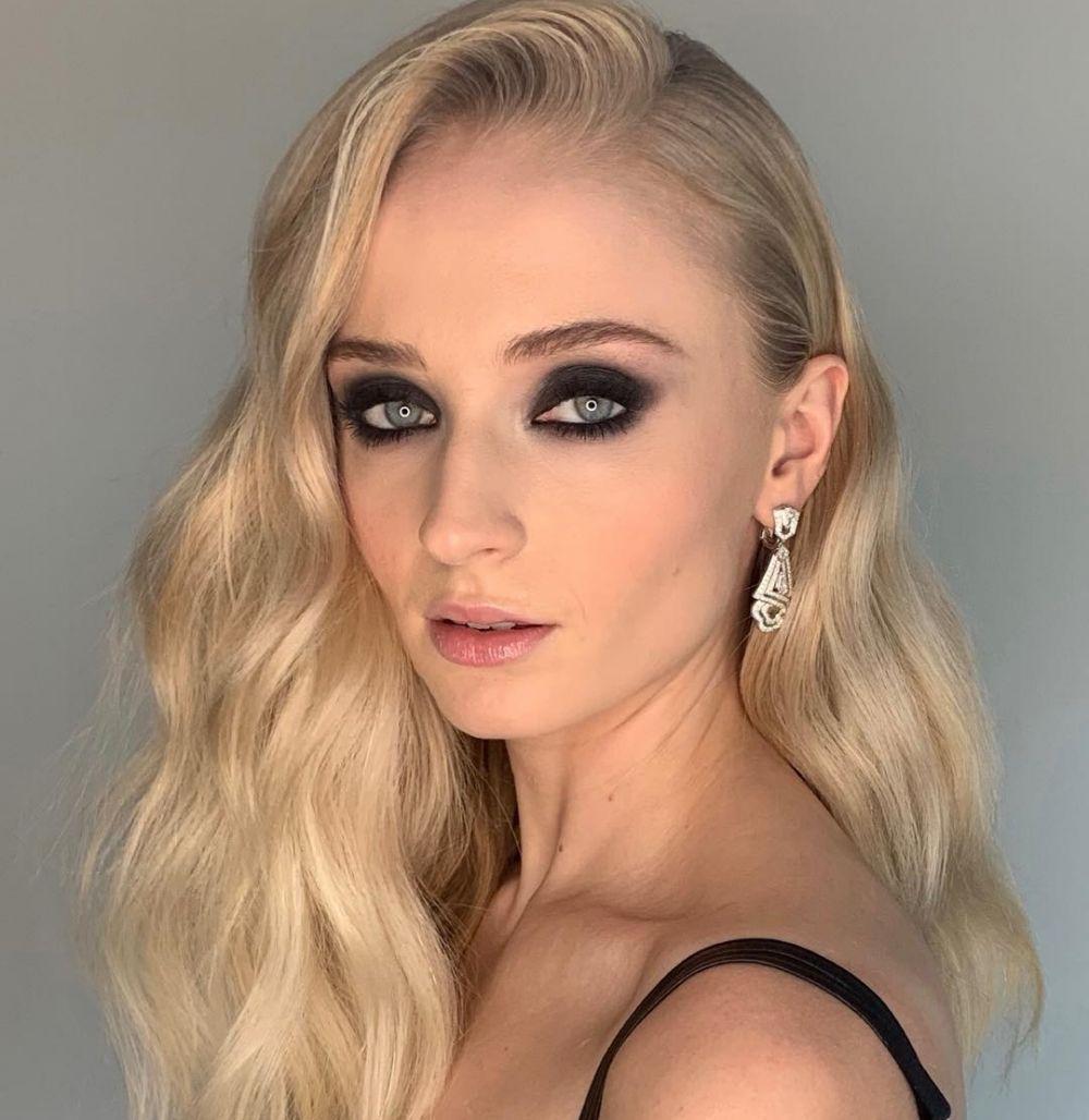 potret Sophie Turner (instagram.com/sophiet)