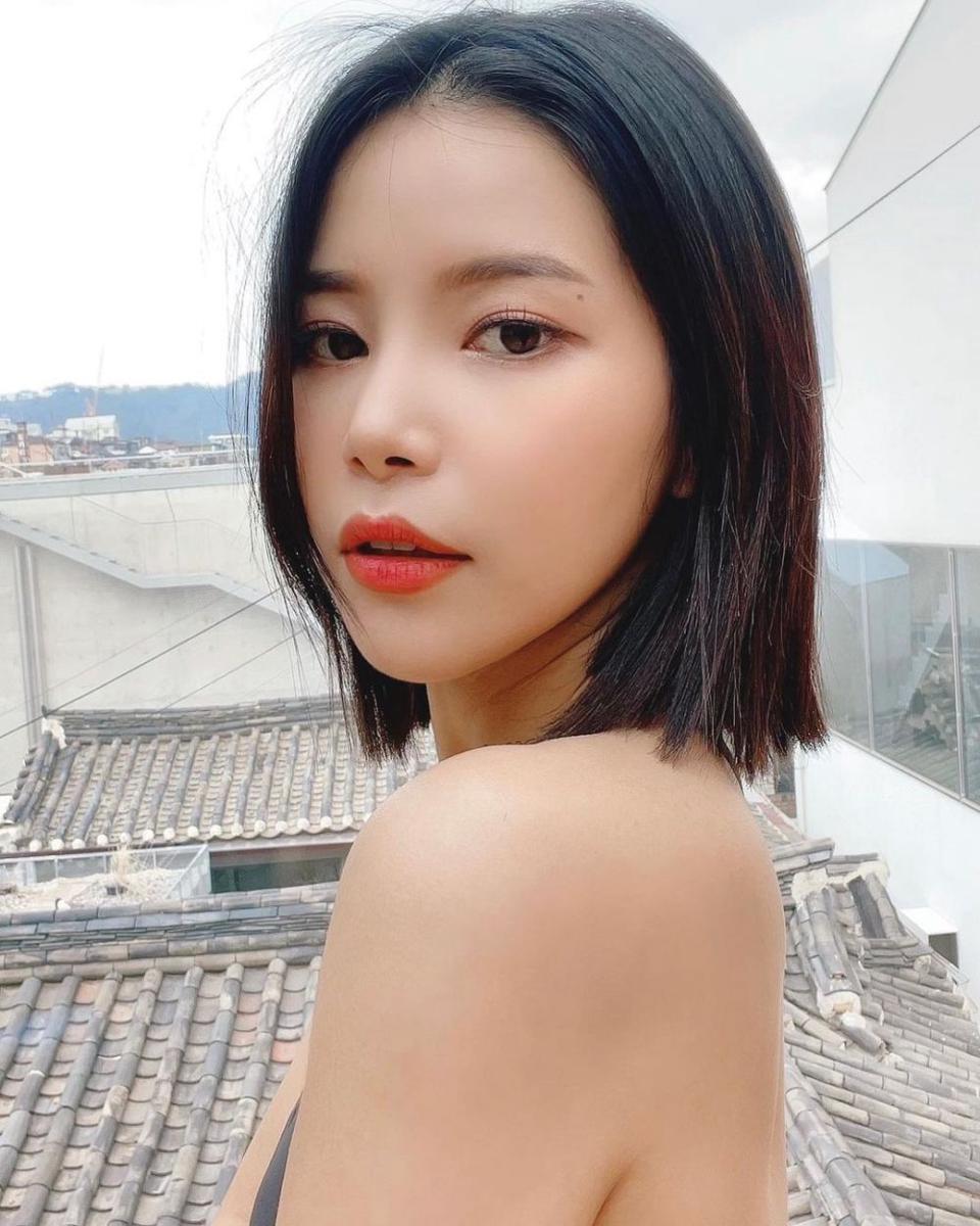 Solar Mamamoo (instagram.com/solarkeem)