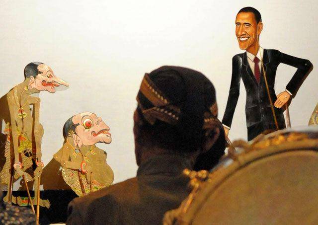 Cameo Barack Obama di pertunjukan wayang kulit (asiasociety.org)