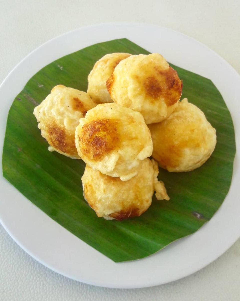 ilustrasi tapai goreng (instagram.com/sweetsalty_koe)