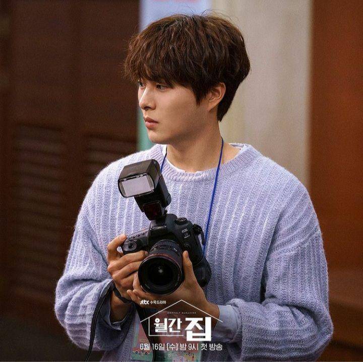 Jung Gun Joo di Monthly Magazine Home (instagram.com/jtbcdrama)
