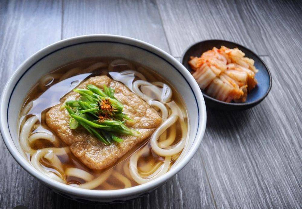 kitsune udon (instagram.com/kiwisorbet)