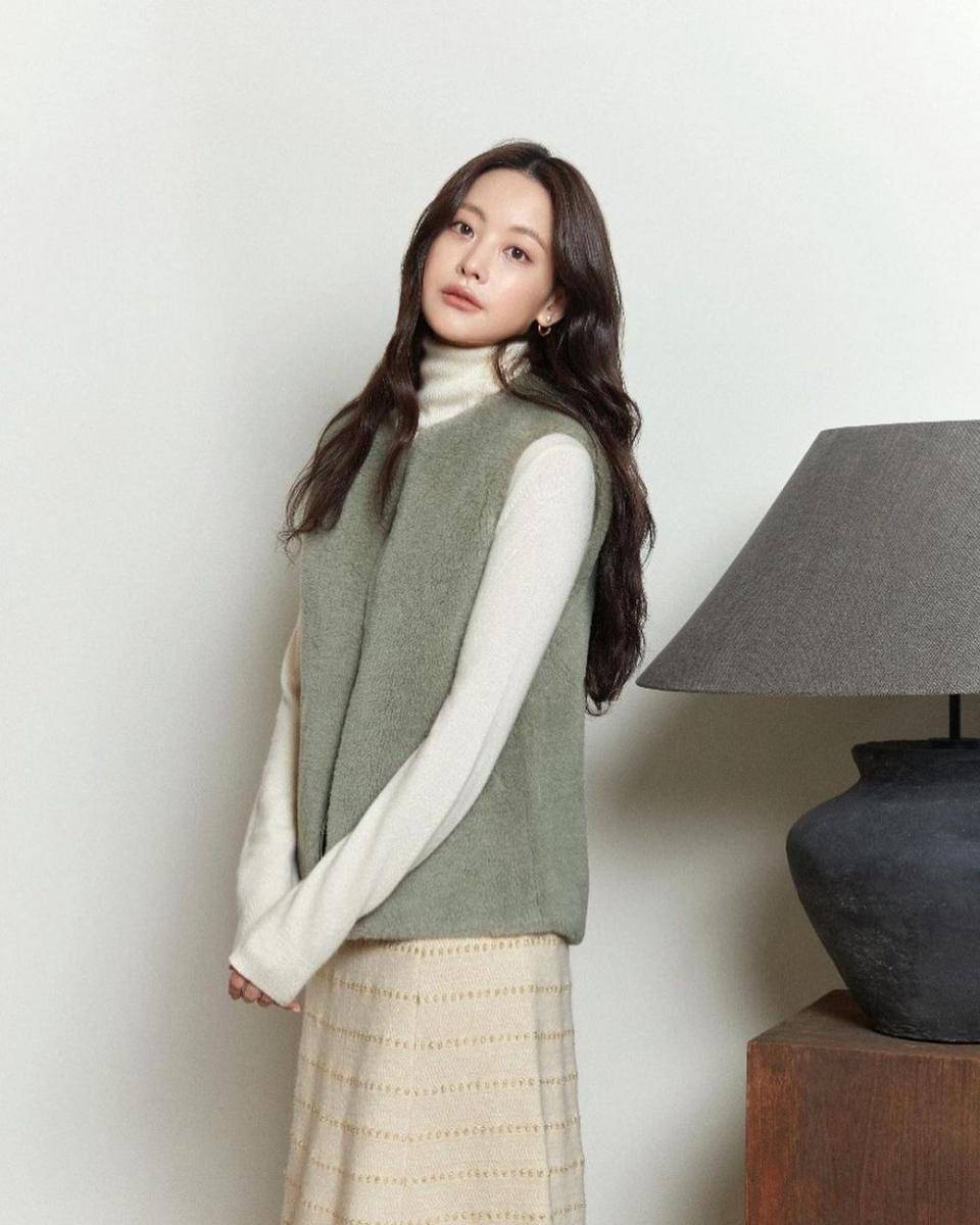Oh Yeon Seo (instagram.com/ohvely22)