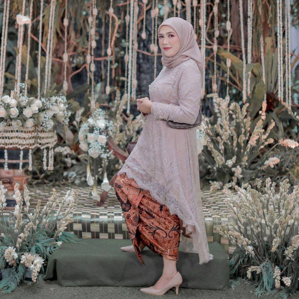 OOTD Kondangan ala Riricilll. (instagram.com/riricilll/)