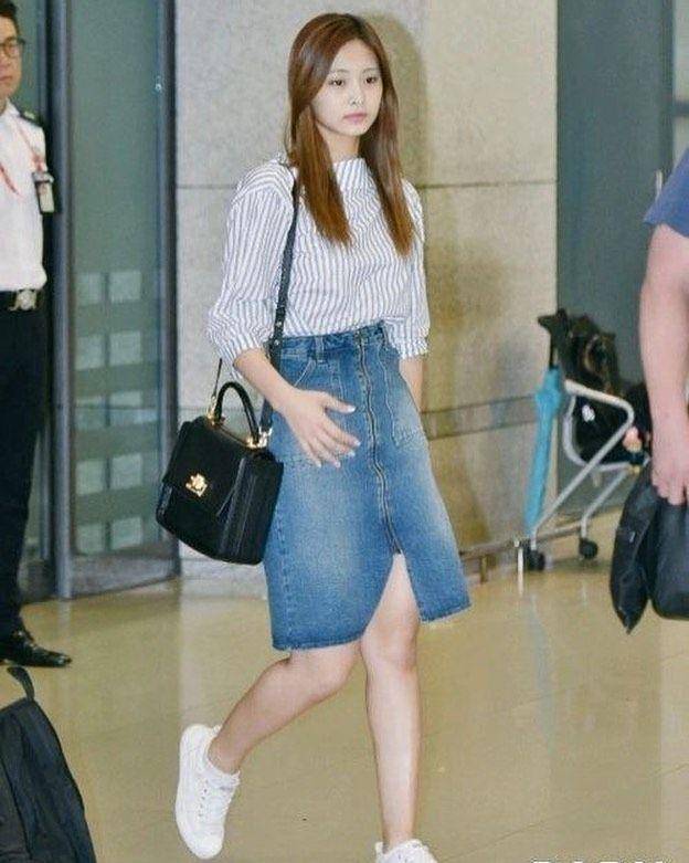 Denim skirt Tzuyu Twice (instagram.com/twicestylechic)