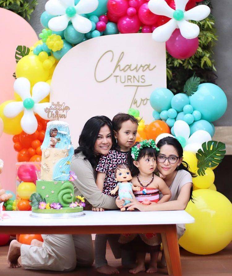 ulang tahun kedua Chava (instagram.com/vienstasman)