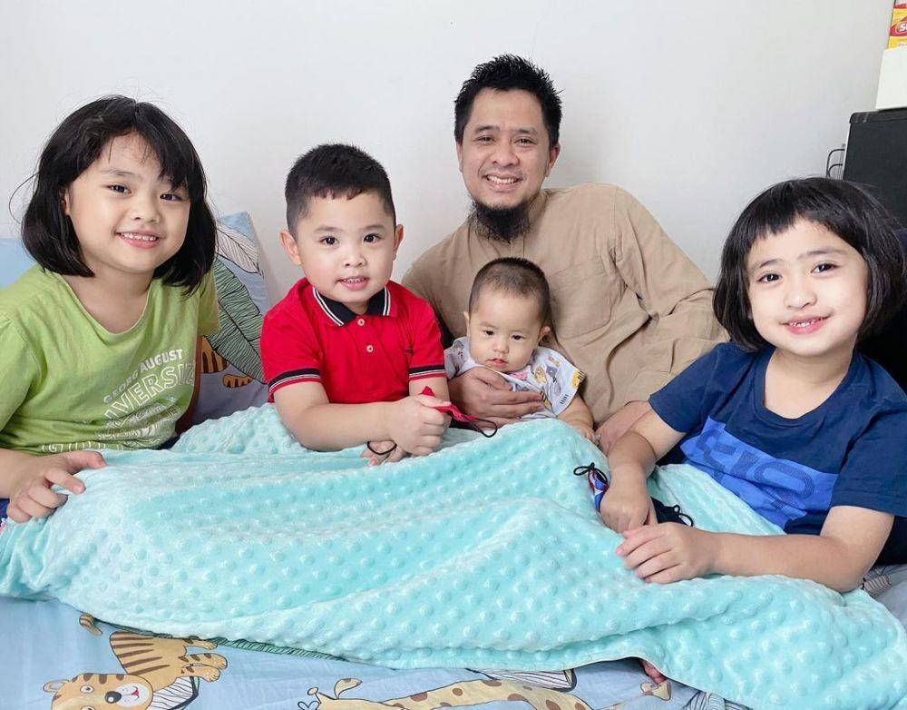 potret Ori Vitrio dan anak-anaknya (instagram.com/okisetianadewi)
