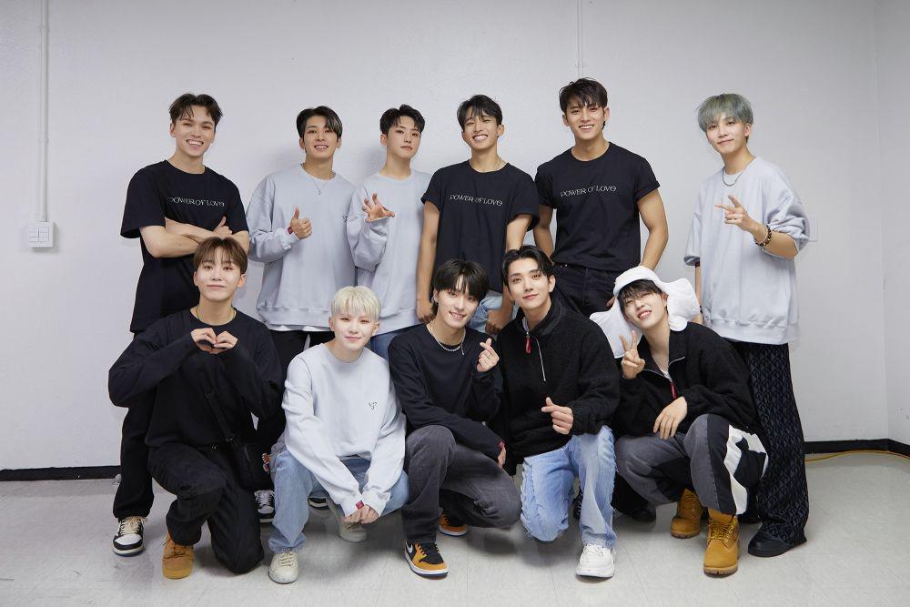 SEVENTEEN (twitter.com/pledis_17)
