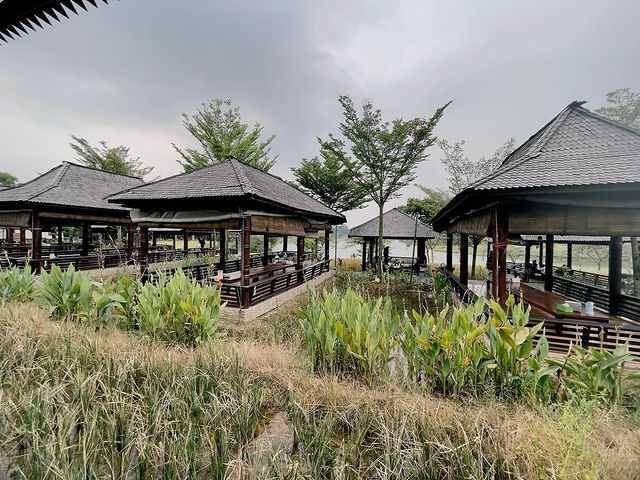 Alam Sari Deltamas (instagram.com/dikasetia_21)