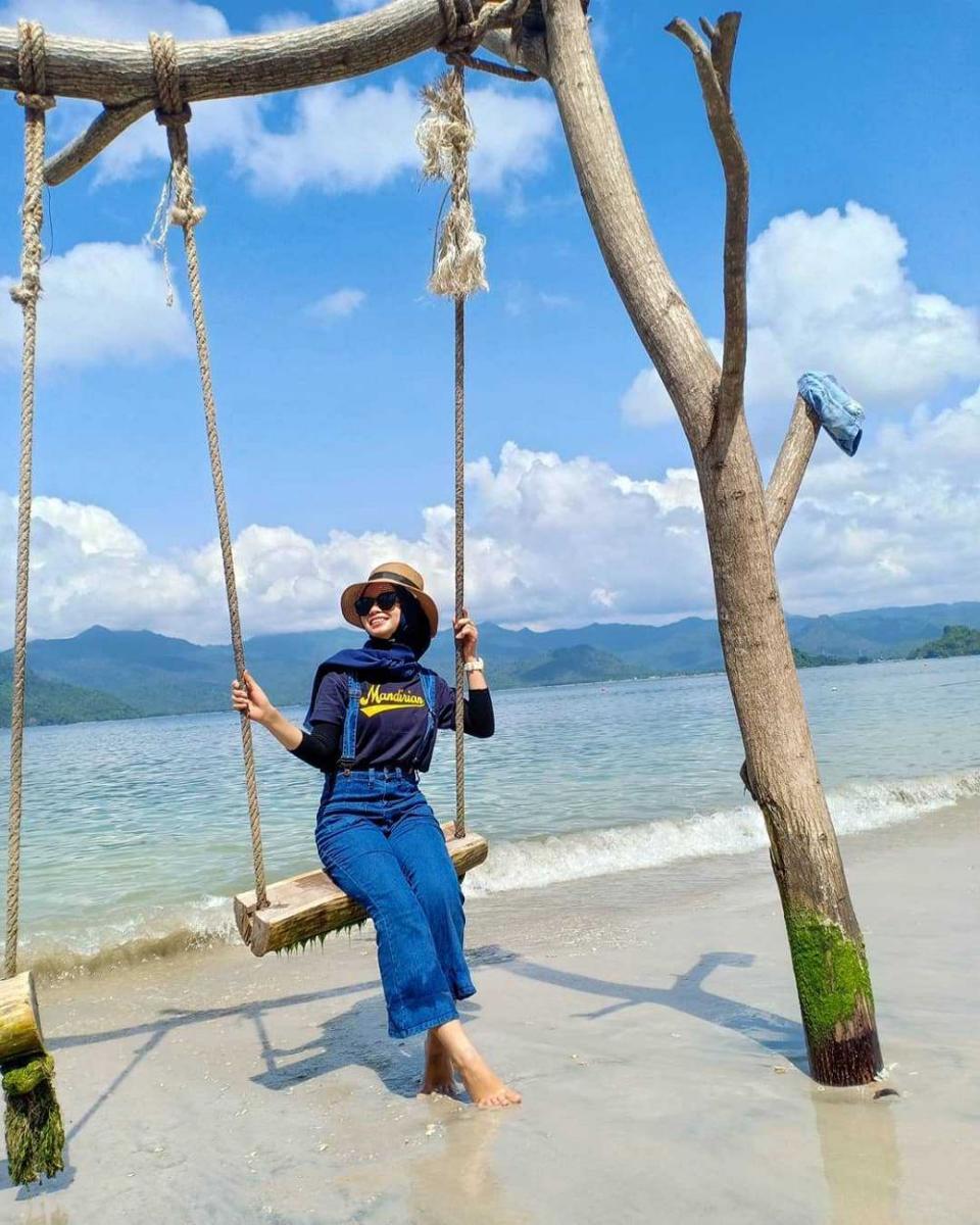 Pantai Mutiara (instagram.com/eviaslinawati)