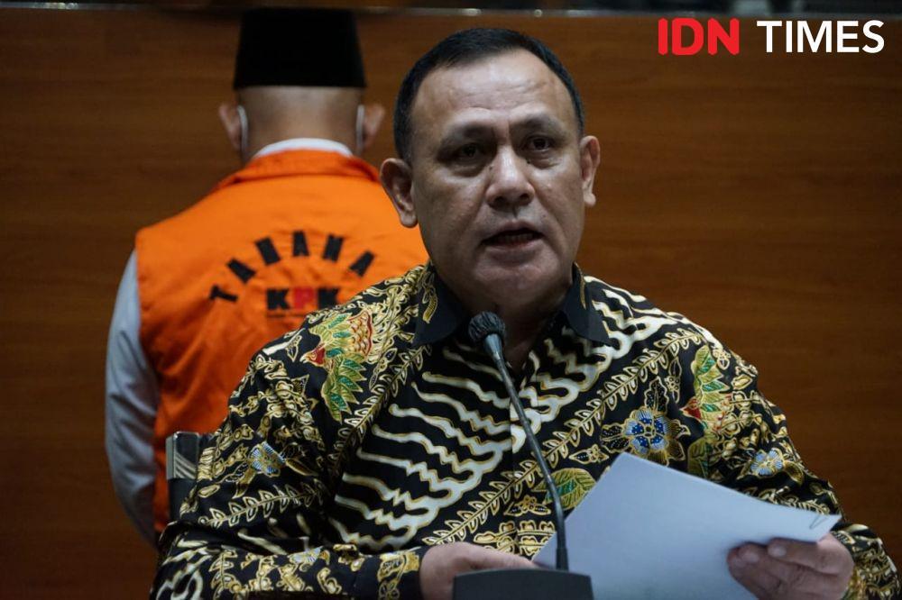 Ketua KPK Firli Bahuri menetapkan Bupati Kabupaten Hulu Sungai Utara (HSU) Abdul Wahid sebagai tersangka korupsi proyek. (IDN Times/Aryodamar)
