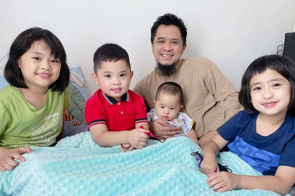 potret Ori Vitrio dan anak-anaknya (instagram.com/okisetianadewi)