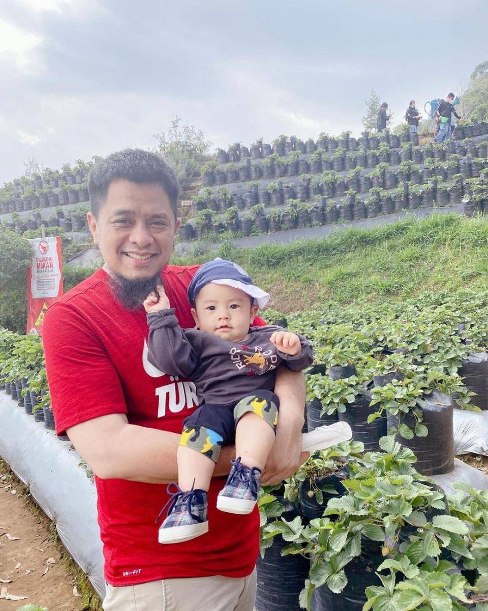 potret Ori Vitrio dan putranya (instagram.com/okisetianadewi)