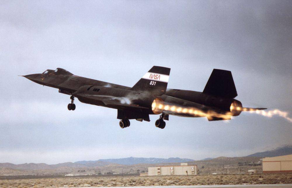 SR-71 Blackbird dengan kecepatan tinggi (nationalinterest.org)
