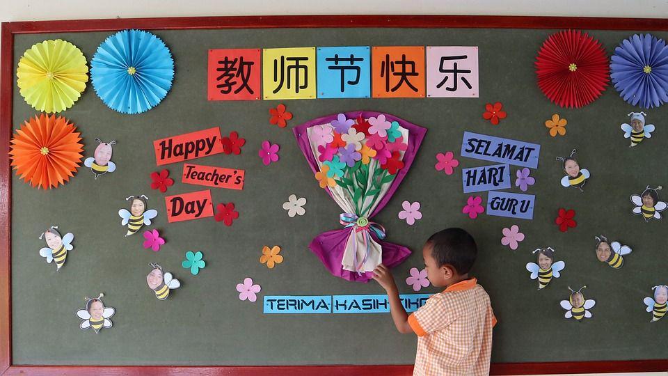 10 Rekomendasi Hadiah untuk Hari Guru Nasional 2024