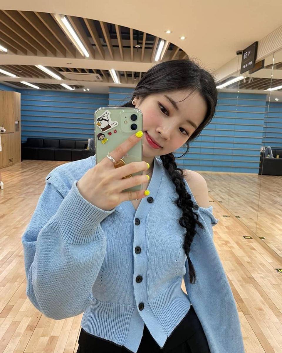 Nail art Dahyun Twice (instagram.com/twicetagram)