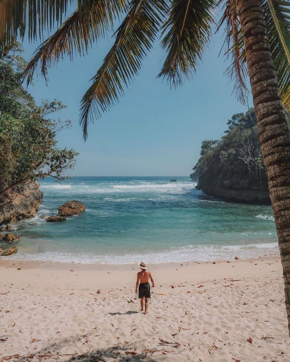 Pantai Ngliyep (instagram.com/prahadyy)