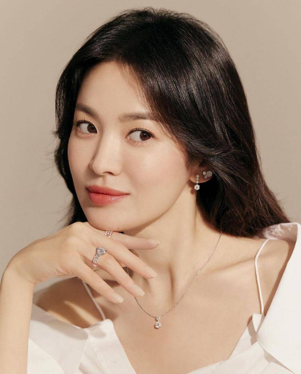 Song Hye Kyo (instagram.com/kyo1122)
