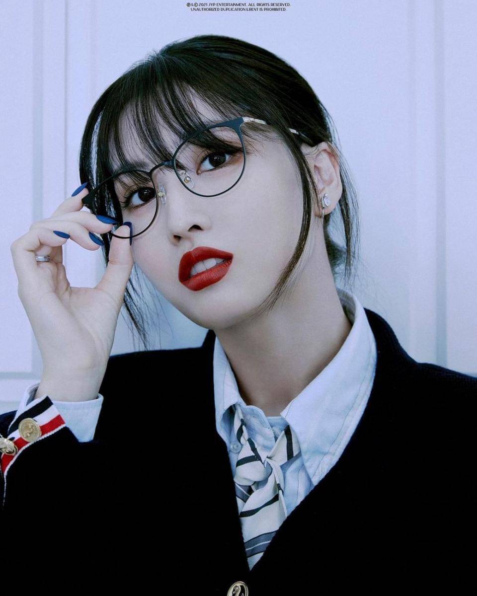 Nail art Momo Twice (instagram.com/twicexmomo)