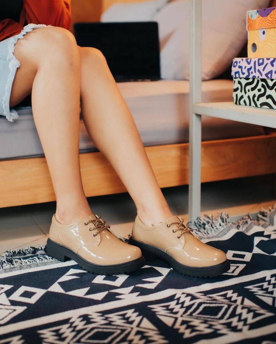 Rekomendasi sepatu oxford buat cewek. (instagram.com/adorableprojects)