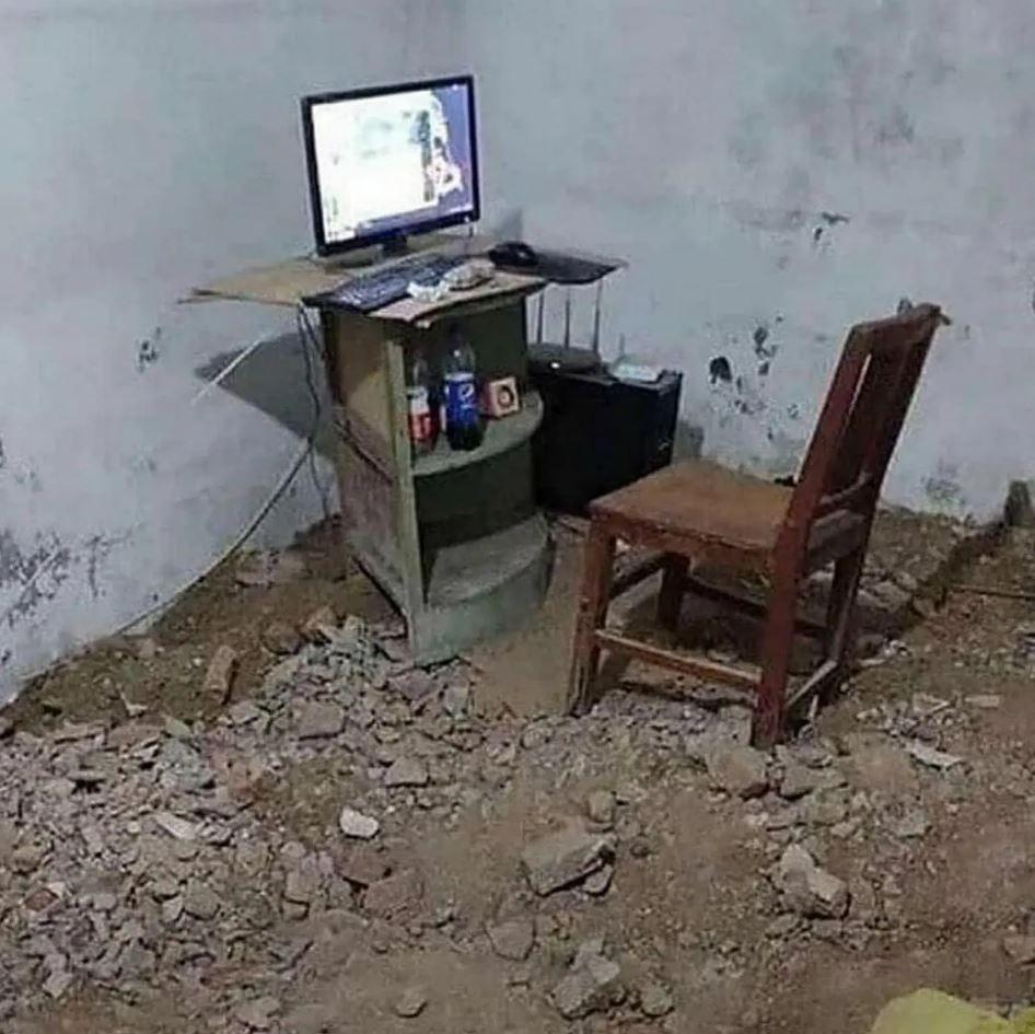 meja kerja gak biasa (instagram.com/sukijan.id)