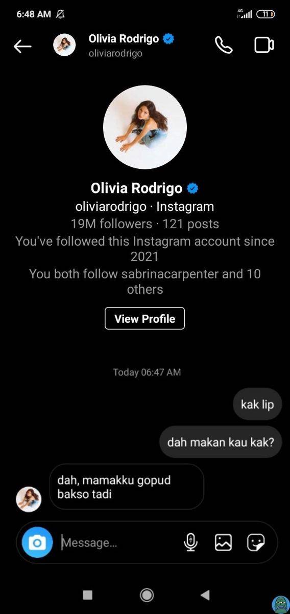 status media sosial artis dunia melokal (twitter.com/bertanyarl)