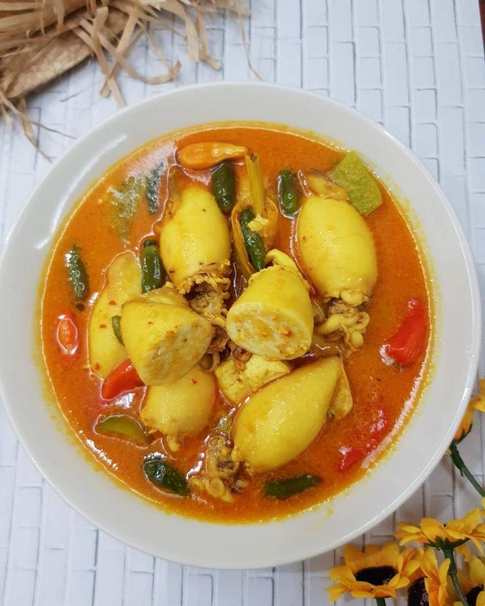 Gulai cumi (instagram.com/nindriany17)
