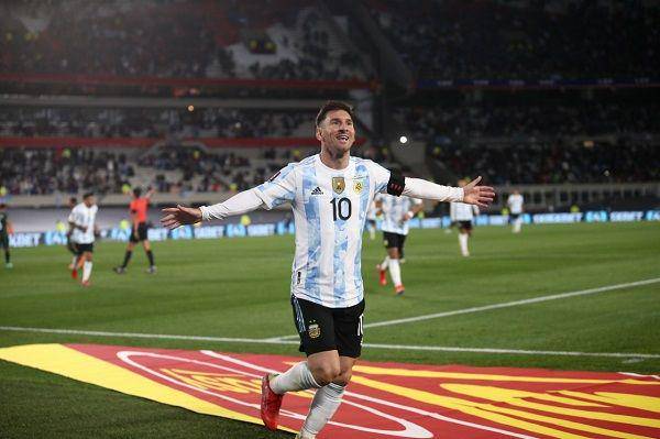 Pemain timnas Argentina, Lionel Messi, saat menghadapi Brasil pada Rabu, 17 November 2021, lalu. (Twitter.com/Argentina)