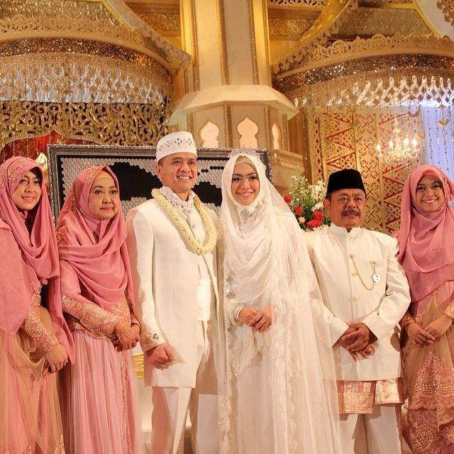 pernikahan Oki Setiana Dewi (instagram.com/oryvitrio7)