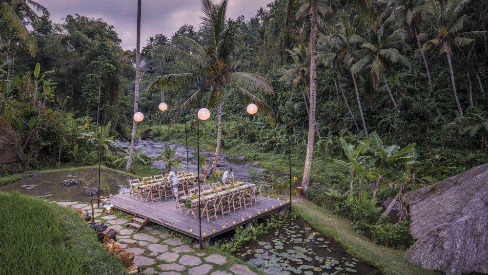 Four Seasons Resort Bali. (http://indonesia.travel/)