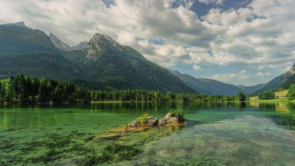 7 Danau Terindah di Dunia, Pemandangannya Memukau!