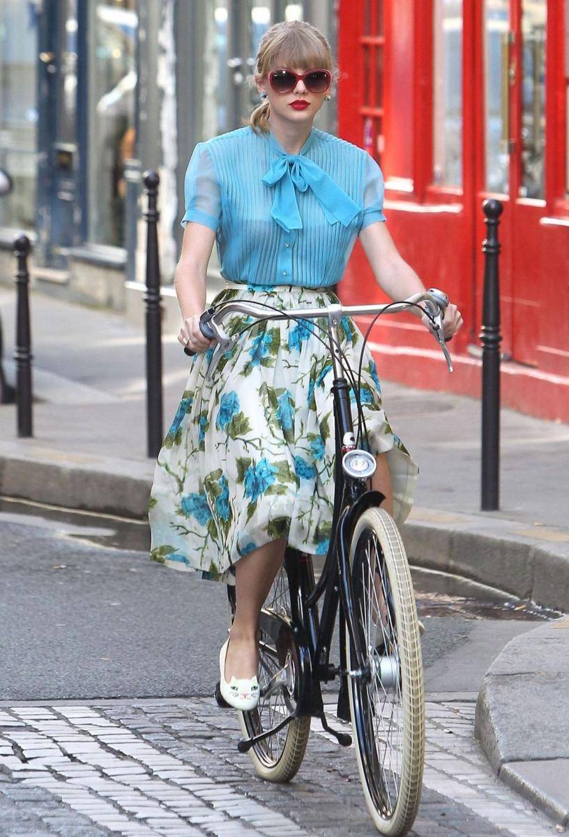 Style Taylor Swift. (instyle.com)