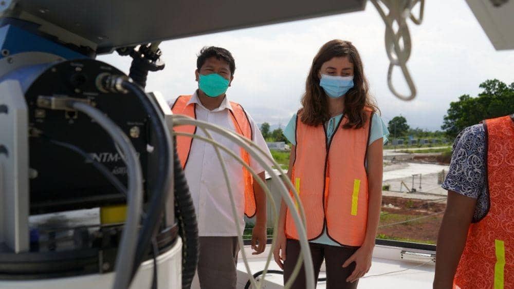 Proses instalasi teleskop robotik OZT ITERA (IDN Times/Istimewa)