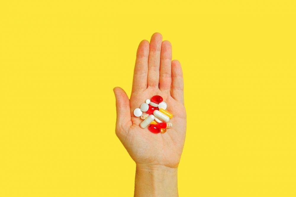 ilustrasi penggunaan antibiotik tanpa resep (pexels.com/Anna Shvets)