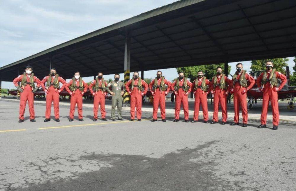 Para pilot yang tergabung dalam Jupiter Aerobatic Team dan akan tampil di pembukaan World Superbike Mandalika, Nusa Tenggara Barat (NTB) (www.instagram.com/@kodiklatau_05)