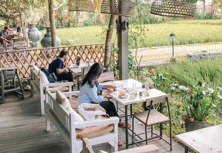 5 Rekomendasi Restoran Tepi Sawah di Bali, Hawanya Sejuk!