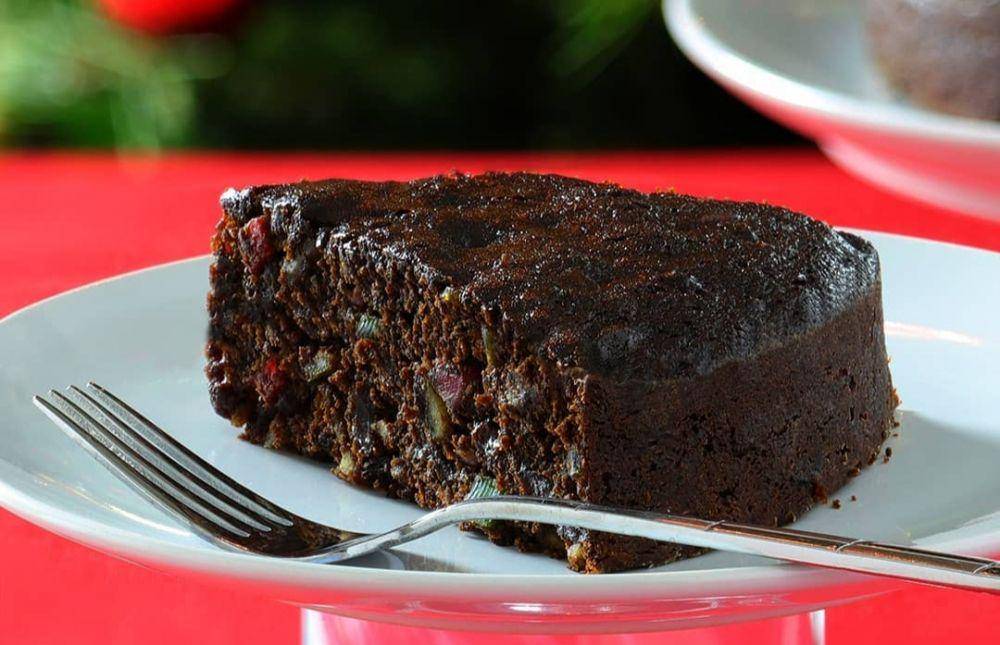 black fruit cake (instagram.com/cookingwithshirani)