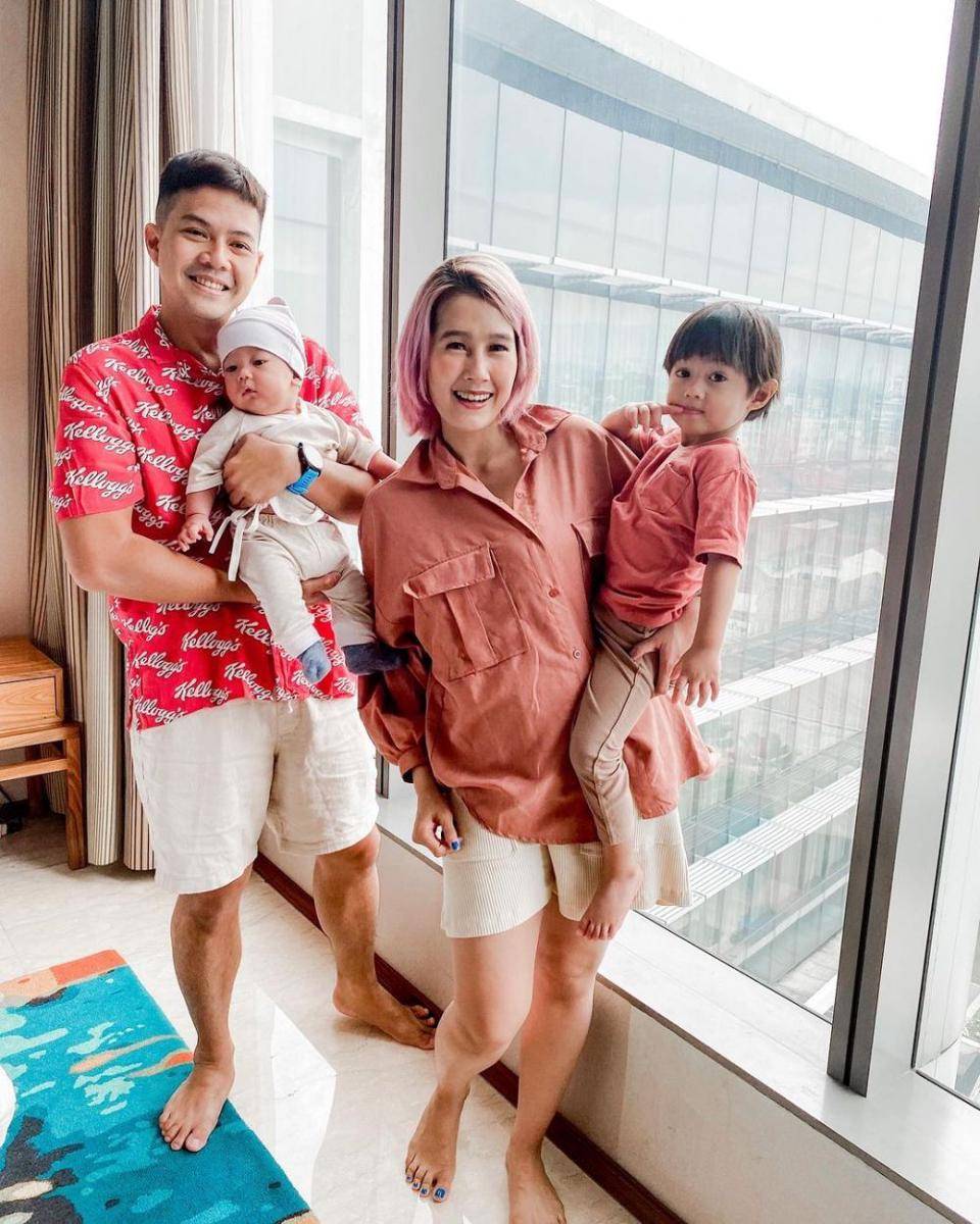 potret Ardina Rasti dengan rambut pink (instagram.com/ardinarasti6)