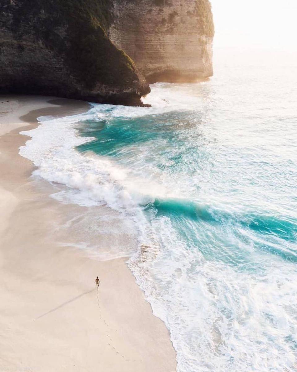 Ilustrasi pantai di Nusa Penida (instagram.com/dansflavor)