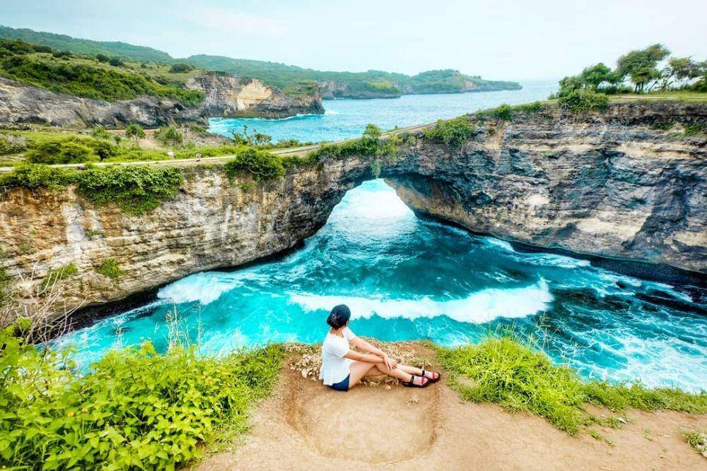Ilustrasi wisata Nusa Penida (instagram.com/angelinaa15_)