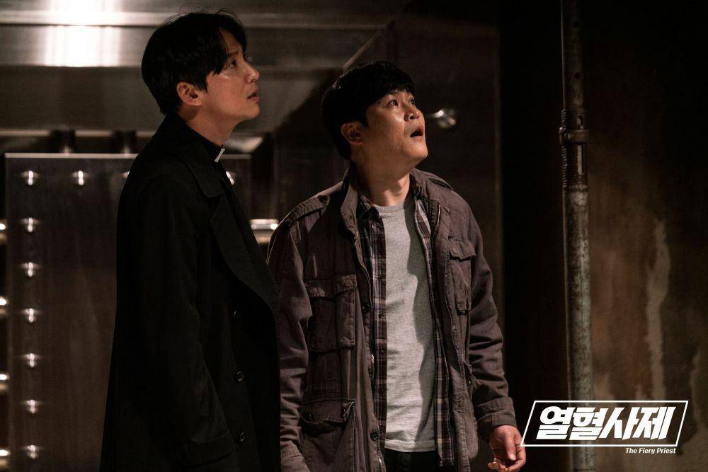 Kim Hae Il & Goo Dae Young - The Fiery Priest (hancinema.net)