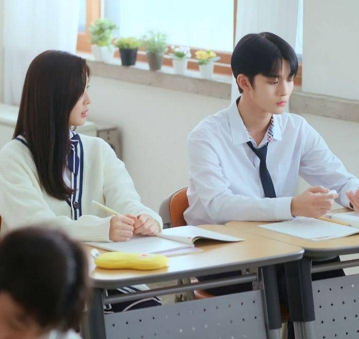 Shin So Hyun dan Jinyoung CIX di web drama User Not Found (instagram.com/koktv_official)