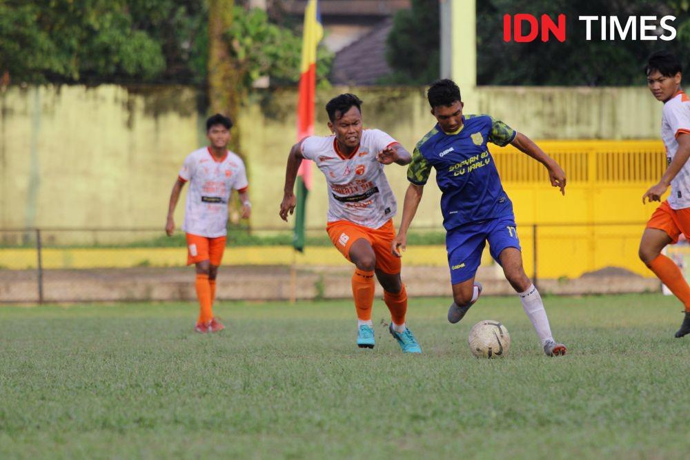 Bansar saat bersua PSKB Binjai di Stadion Kebun Bunga, Sabtu (20/11/2021). (IDN Times/Doni Hermawan)
